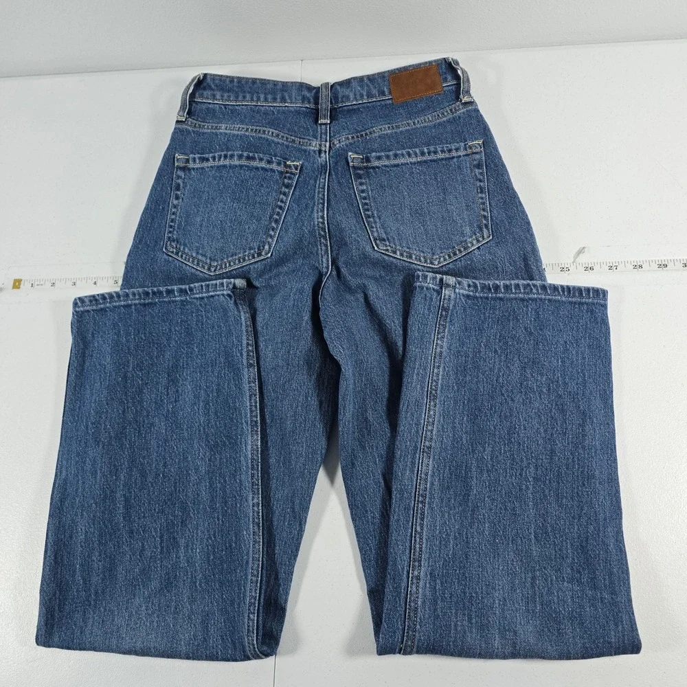 Hollister Ultra High-Rise Dad Jeans Medium Wash Size 2R W26 Regular 13177 - Picture 2 of 9